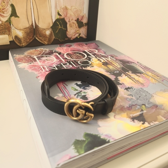 Gucci Accessories - Gucci small logo leather belt